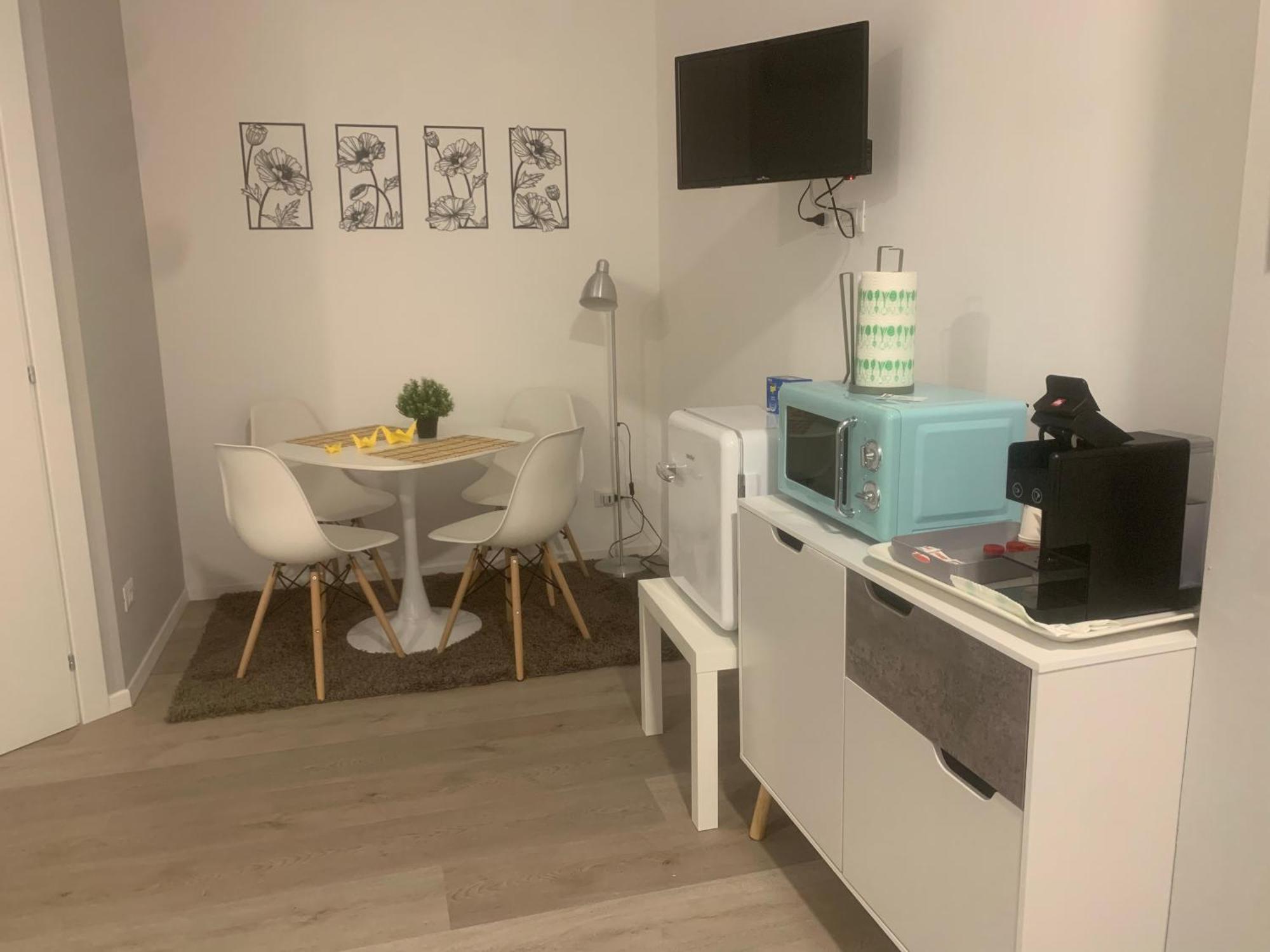Onlyroomsrho Esterno foto