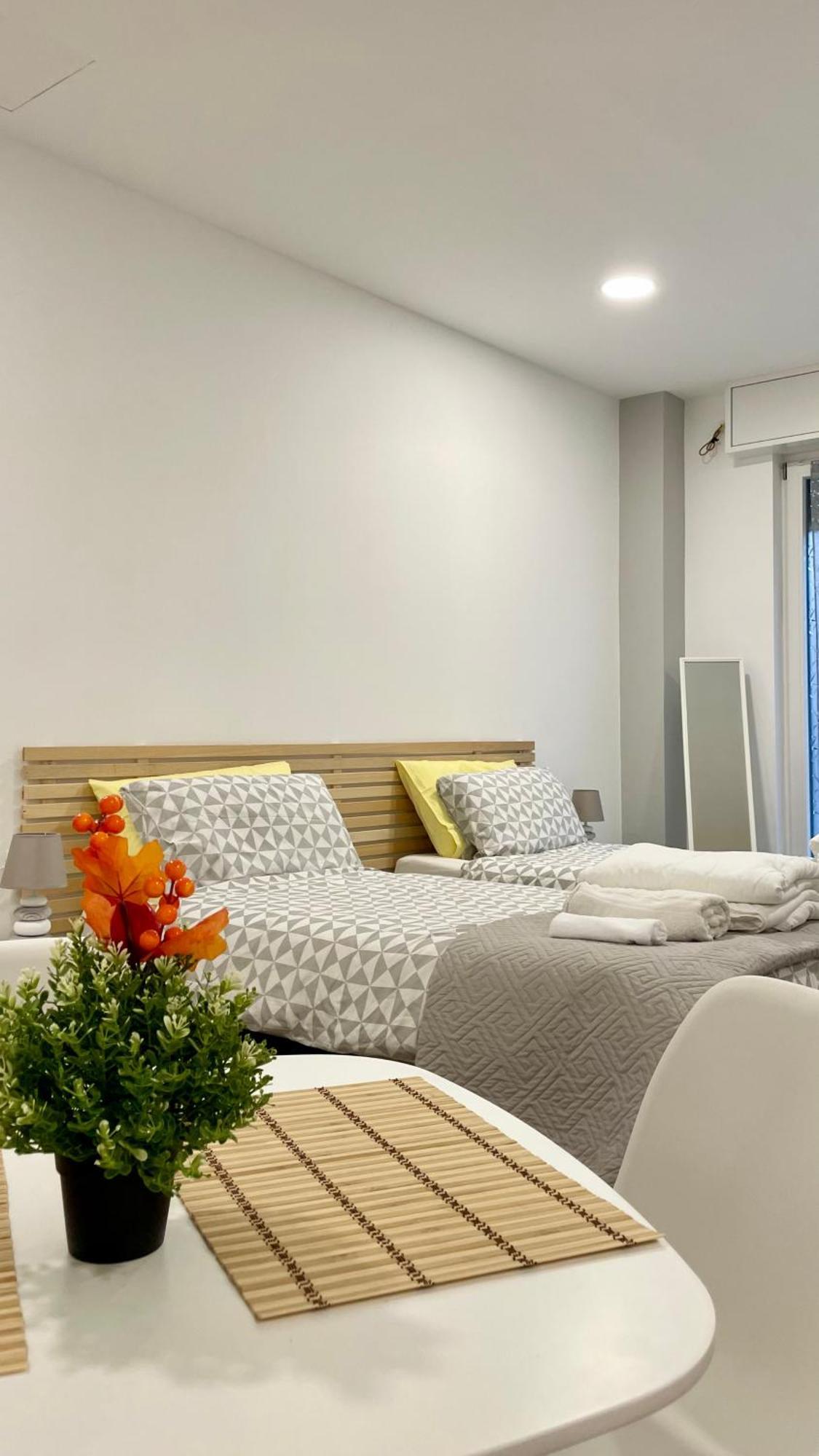 Onlyroomsrho Esterno foto
