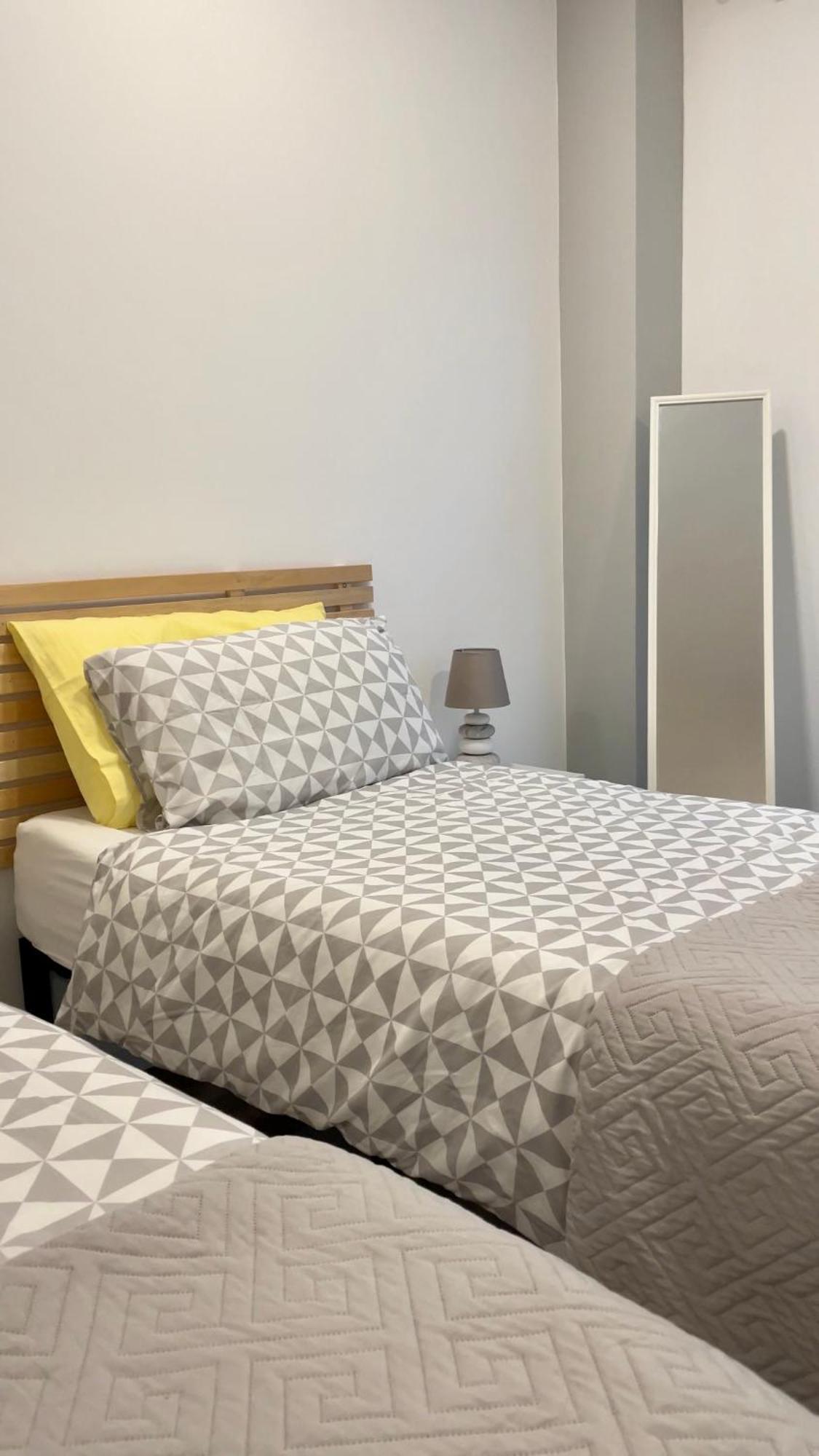 Onlyroomsrho Esterno foto